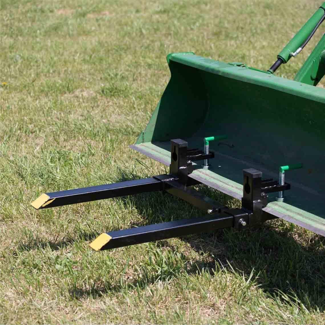 titan attachments light-duty clamp-on pallet forks 30" with stabilizer bar