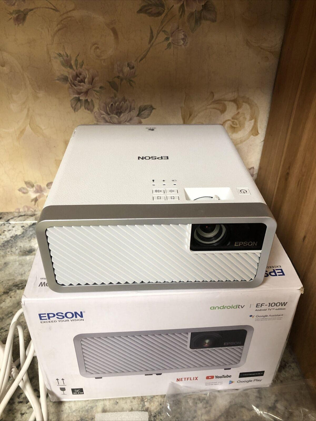 epson ef-100 720p smart streaming laser projector