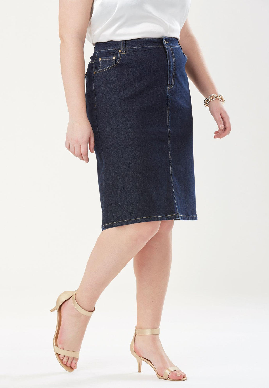 true fit denim short skirt