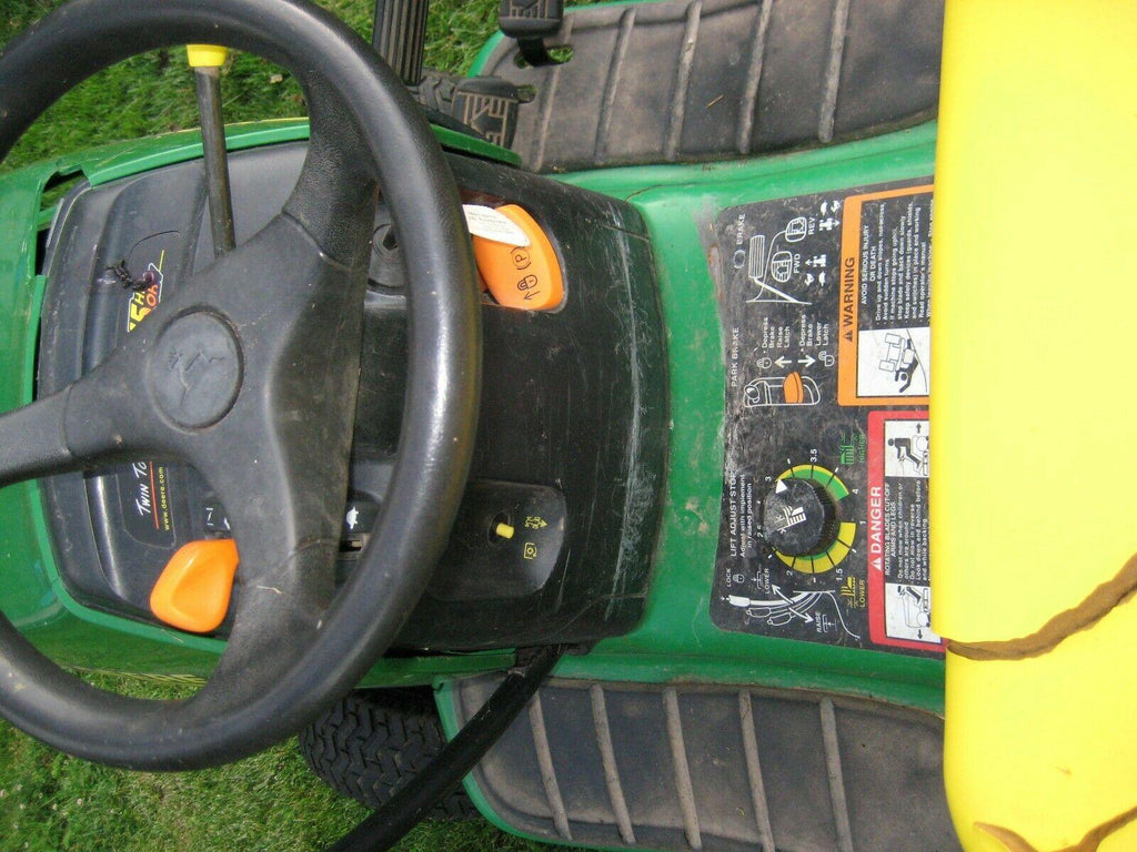 john deere LT155 lawn tractor with bagging system 15hp kohler cv15s riding mower