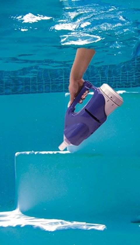 Water Tech WaterTech Pool Blaster Catfish Battery Vacuum Cleaner + Wall Automatic Skimmer
