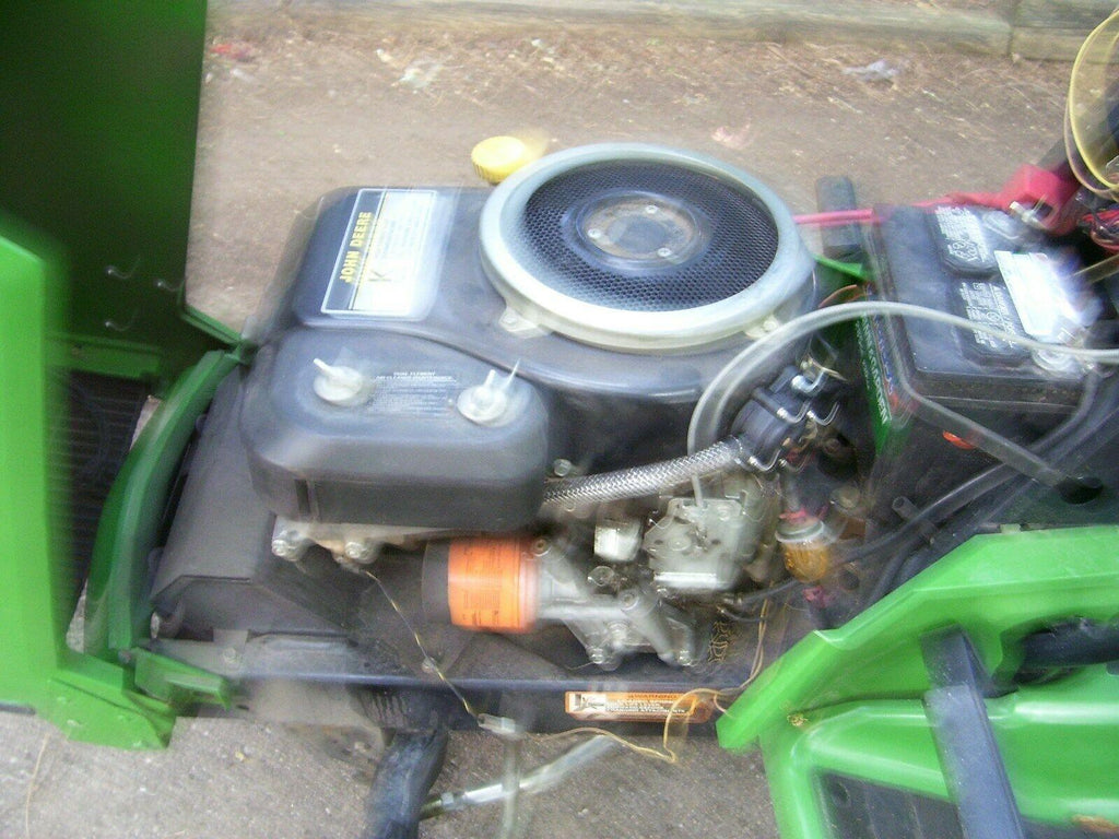 JOHN DEERE LX176 LAWN TRACTOR :
