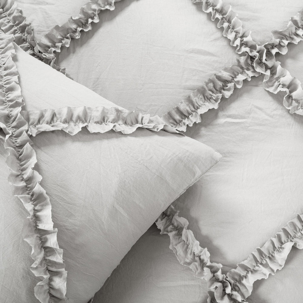 Ruffle Diamond Comforter Set Light Gray 3Pc Set Full/Queen