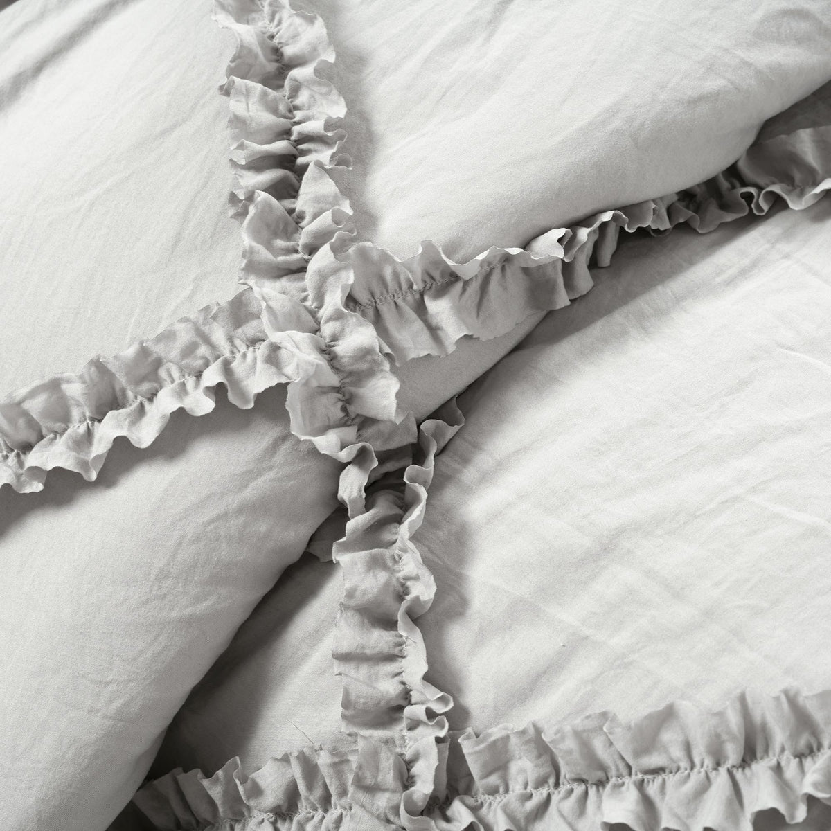 Ruffle Diamond Comforter Set Light Gray 3Pc Set Full/Queen