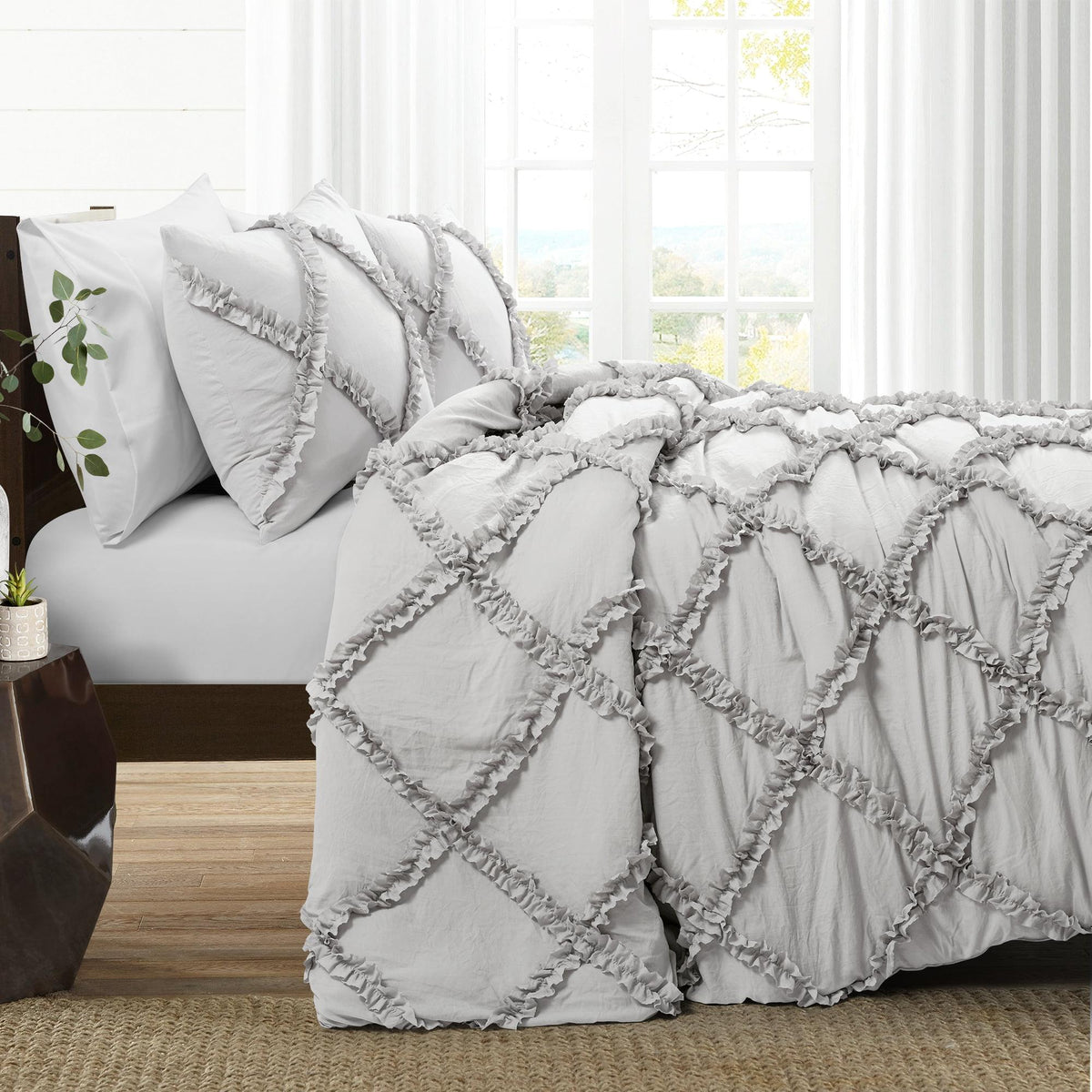 Ruffle Diamond Comforter Set Light Gray 3Pc Set Full/Queen