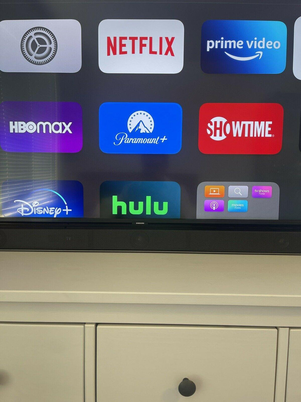 samsung 65” 4k qled tv ultra hd smart tv with hdr