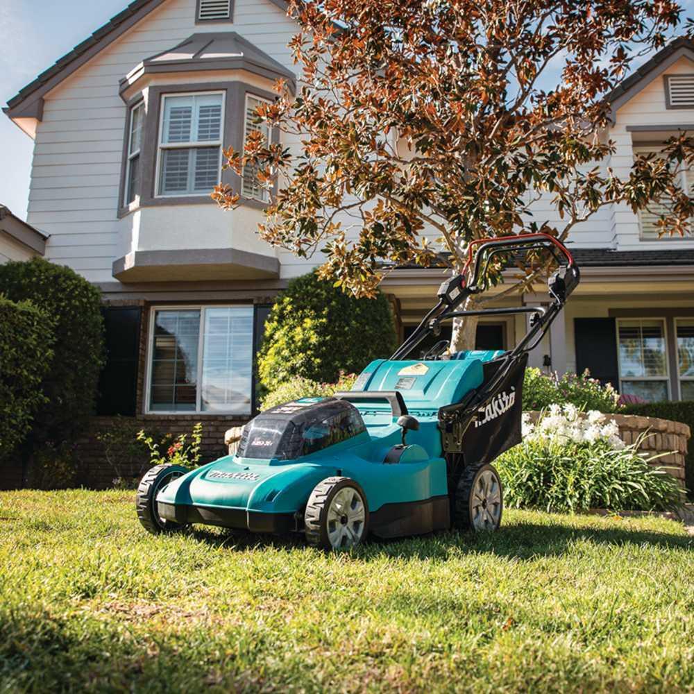 Makita XML11CT1 18V X2 36V Cordless 21 in. Lawn Mower Kit w/ 4 Batteries (5.0Ah)