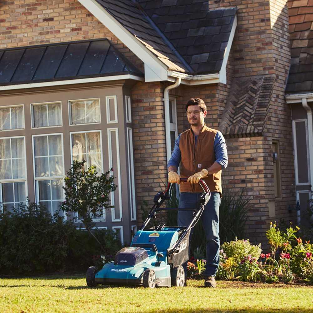 Makita XML11CT1 18V X2 36V Cordless 21 in. Lawn Mower Kit w/ 4 Batteries (5.0Ah)