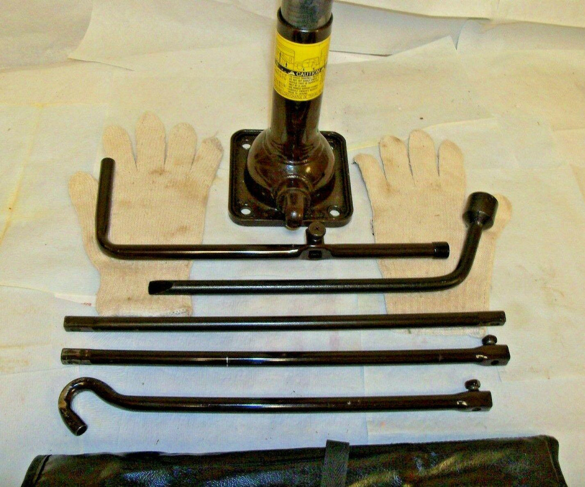 2007-2014 TOYOTA FJ CRUISE,4RUNNER SPARE TIRE BOTTLE JACK TOOLS & FACTORY CASE.