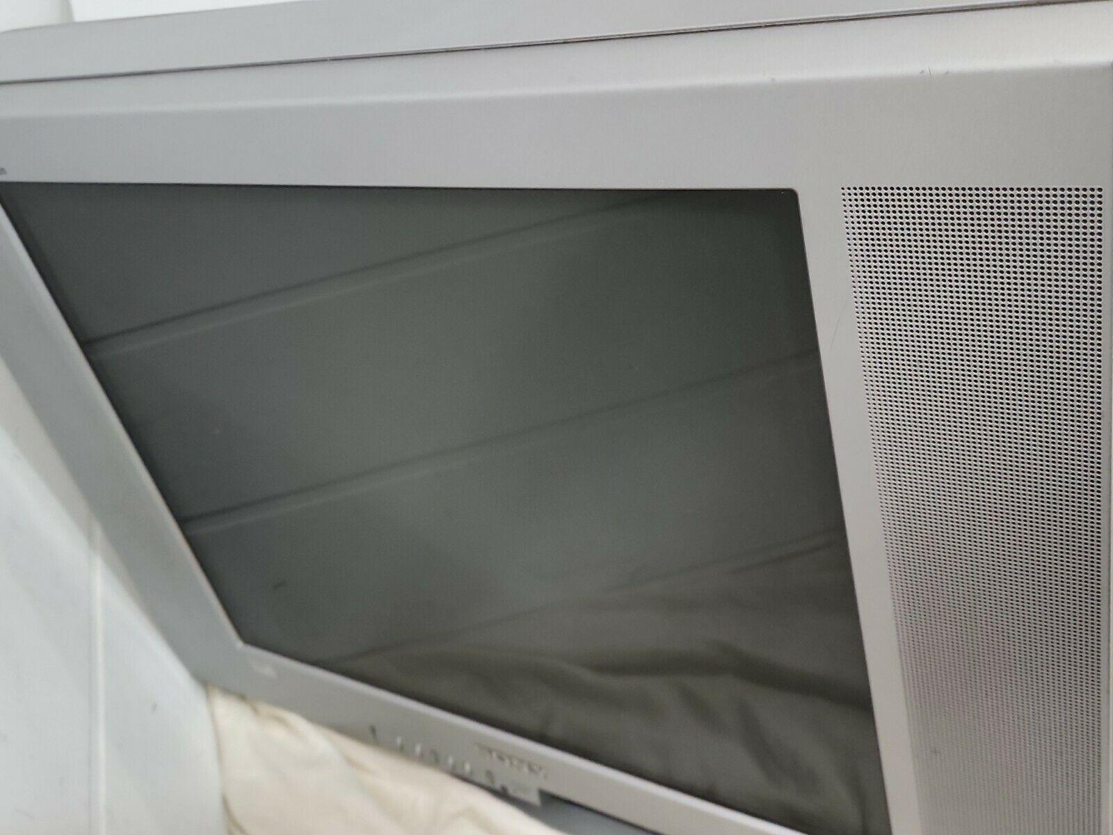 vtg 2003 sony 24" crt retro gaming tv tube rca gamer flatscreen tested remote