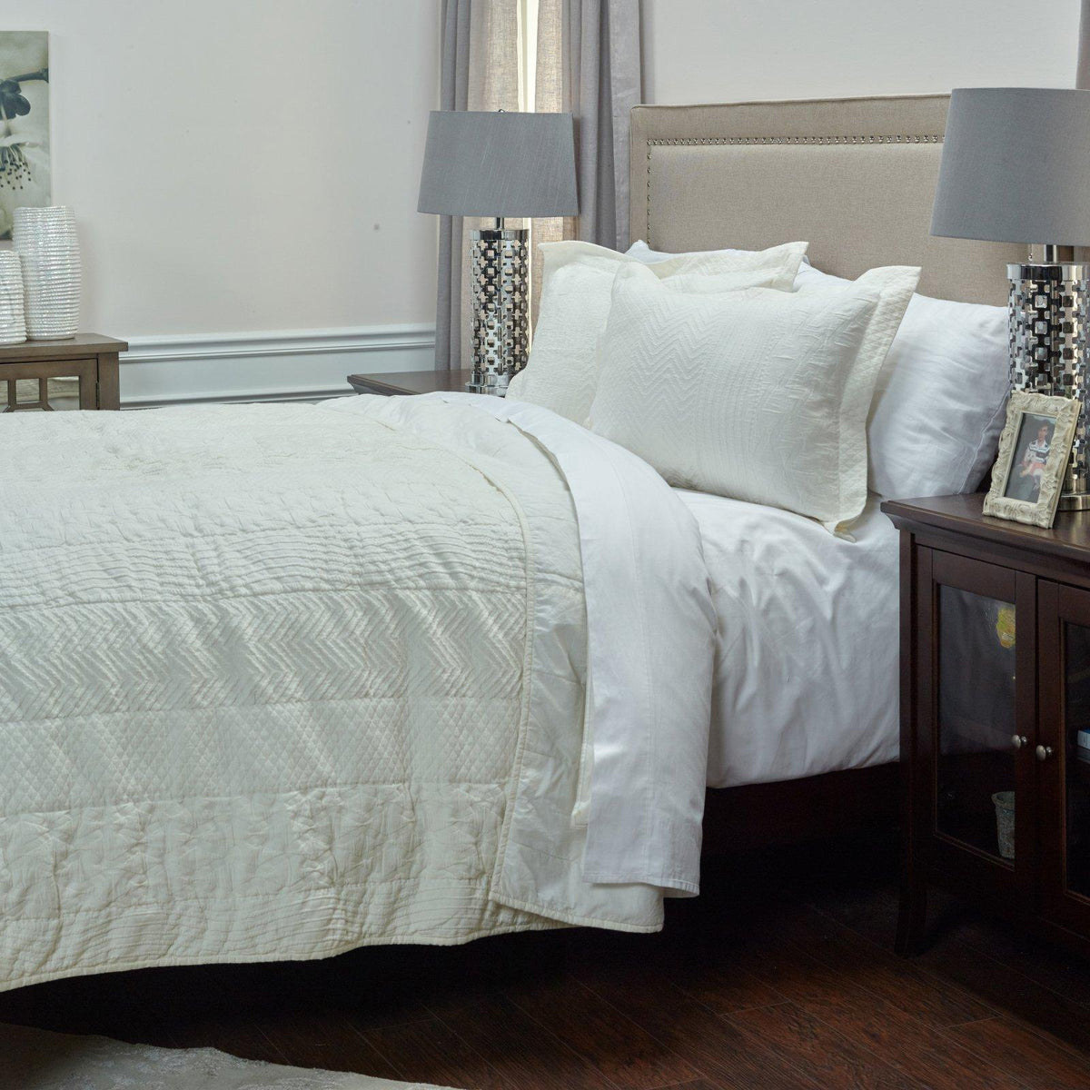 Rizzy Home Camilia Ivory Quilt 90" x 92"