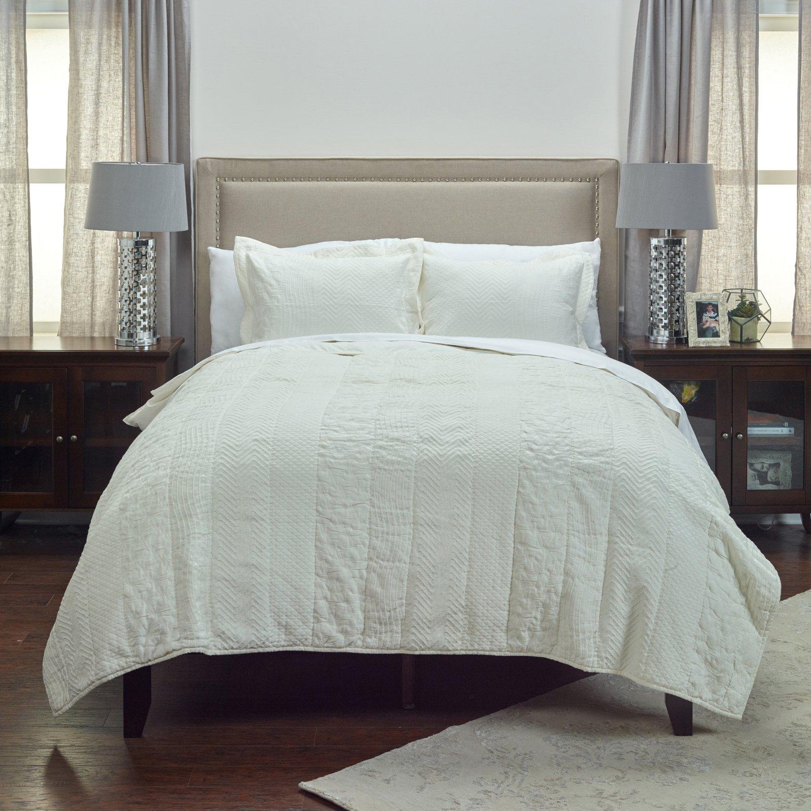 Rizzy Home Camilia Ivory Quilt 90" x 92"