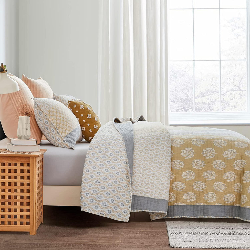 Quilt Queen, Queen Size Cotton Quilt Set, Real-Patchwork Farmhouse Floral Bedspreads for Queen Bed, Yellow Grey White Lightweight Reversible Bed Quilt for All Season, Bedding Set 3 Pieces
