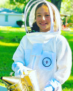 mama bee's homestead supply child's ventilated bee suit &amp; gloves - full body protection, mesh hood, kids bee suit - protective, breathable beekeeper outfit, keeps kids cool - 6 pockets,