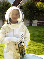 mama bee's homestead supply child's ventilated bee suit &amp; gloves - full body protection, mesh hood, kids bee suit - protective, breathable beekeeper outfit, keeps kids cool - 6 pockets,