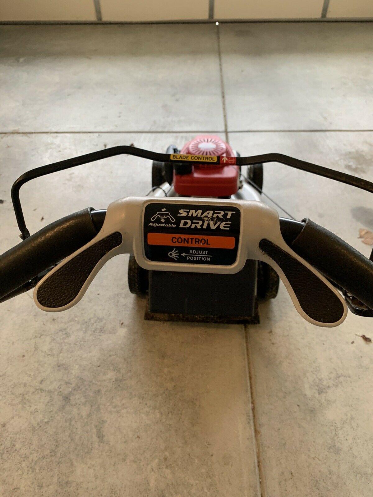 Honda Self-propelled Lawn Mower - model HRR2169VKA - excellent condition