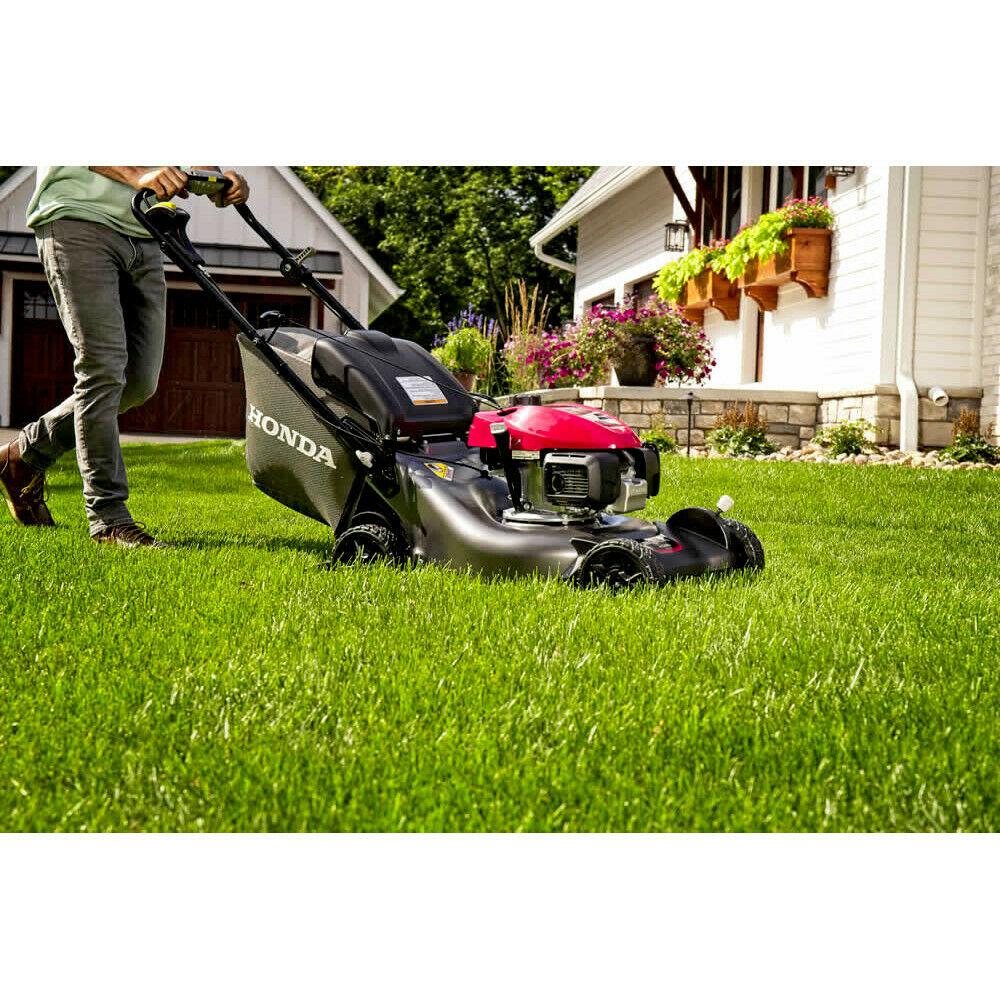 664070 HRN216VYA GCV170 Smart Drive VS 21 in Self Propelled Lawn Mower New