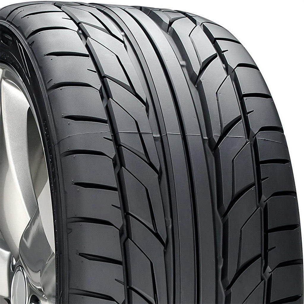 Nitto NT555 G2 255/45R18 ZR 103W XL High Performance Tire