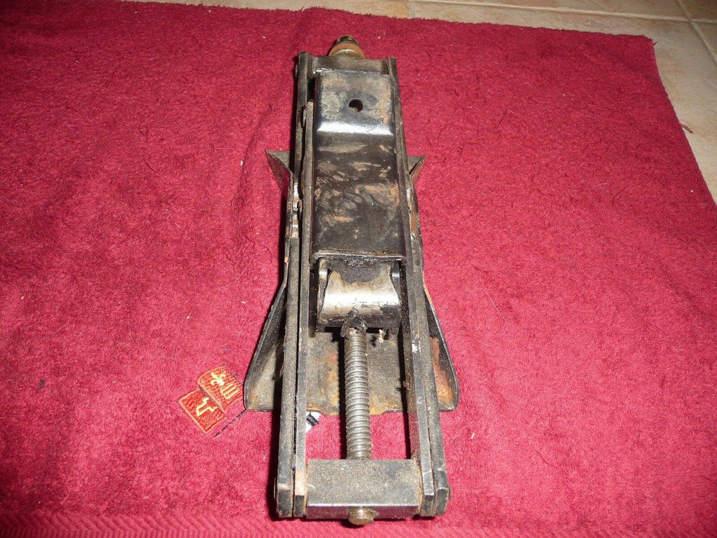 CORVETTE C3 1975 ORIGINAL USED JACK  DATED  C 5
