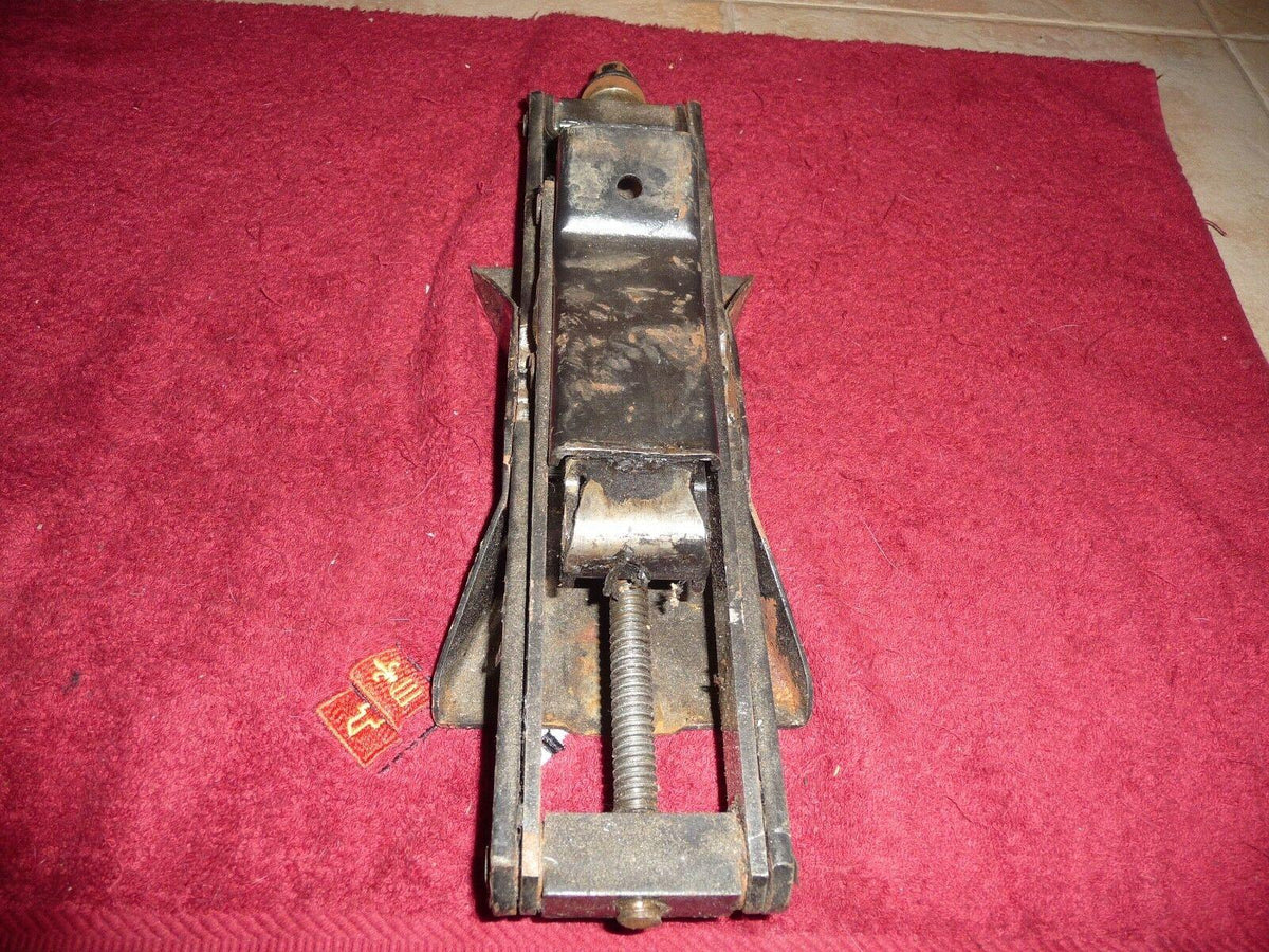 CORVETTE C3 1975 ORIGINAL USED JACK  DATED  C 5