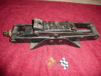 CORVETTE C3 1975 ORIGINAL USED JACK  DATED  C 5