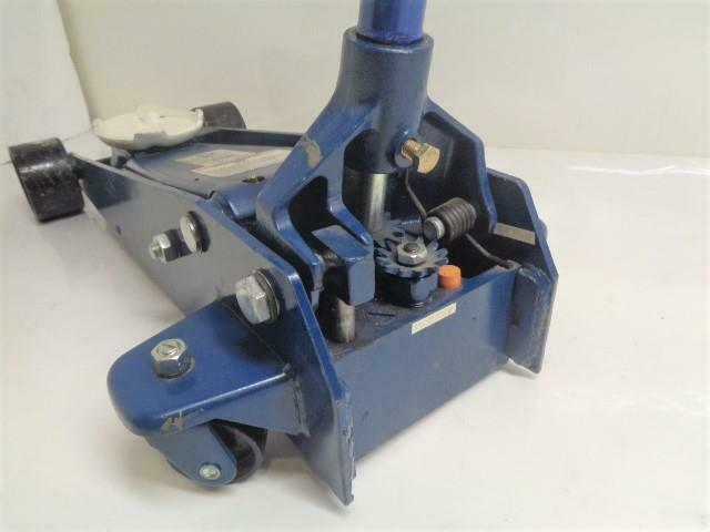 1 CORNWELL TOOLS 2-1/4 TON SERVICE JACK CSE-SJ225 R28