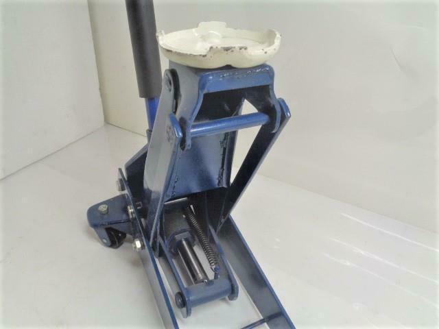 1 CORNWELL TOOLS 2-1/4 TON SERVICE JACK CSE-SJ225 R28