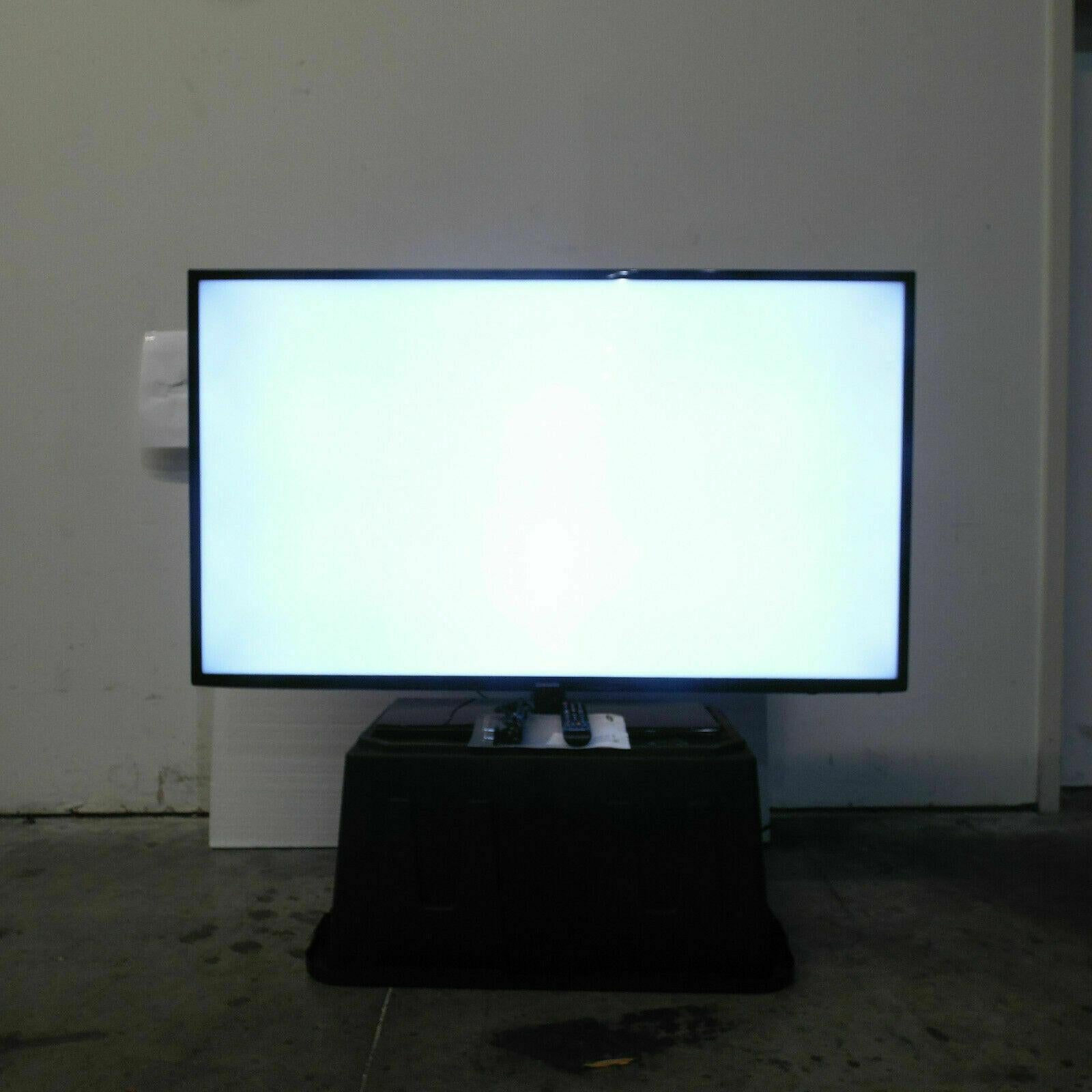samsung 55" smart tv hdtv 1080p clear motion rate 120 (vertical line) un55j6201