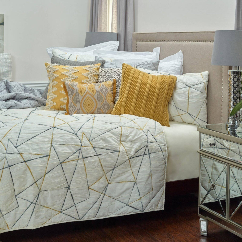 Rizzy Home BQ4189 Twin Quilt