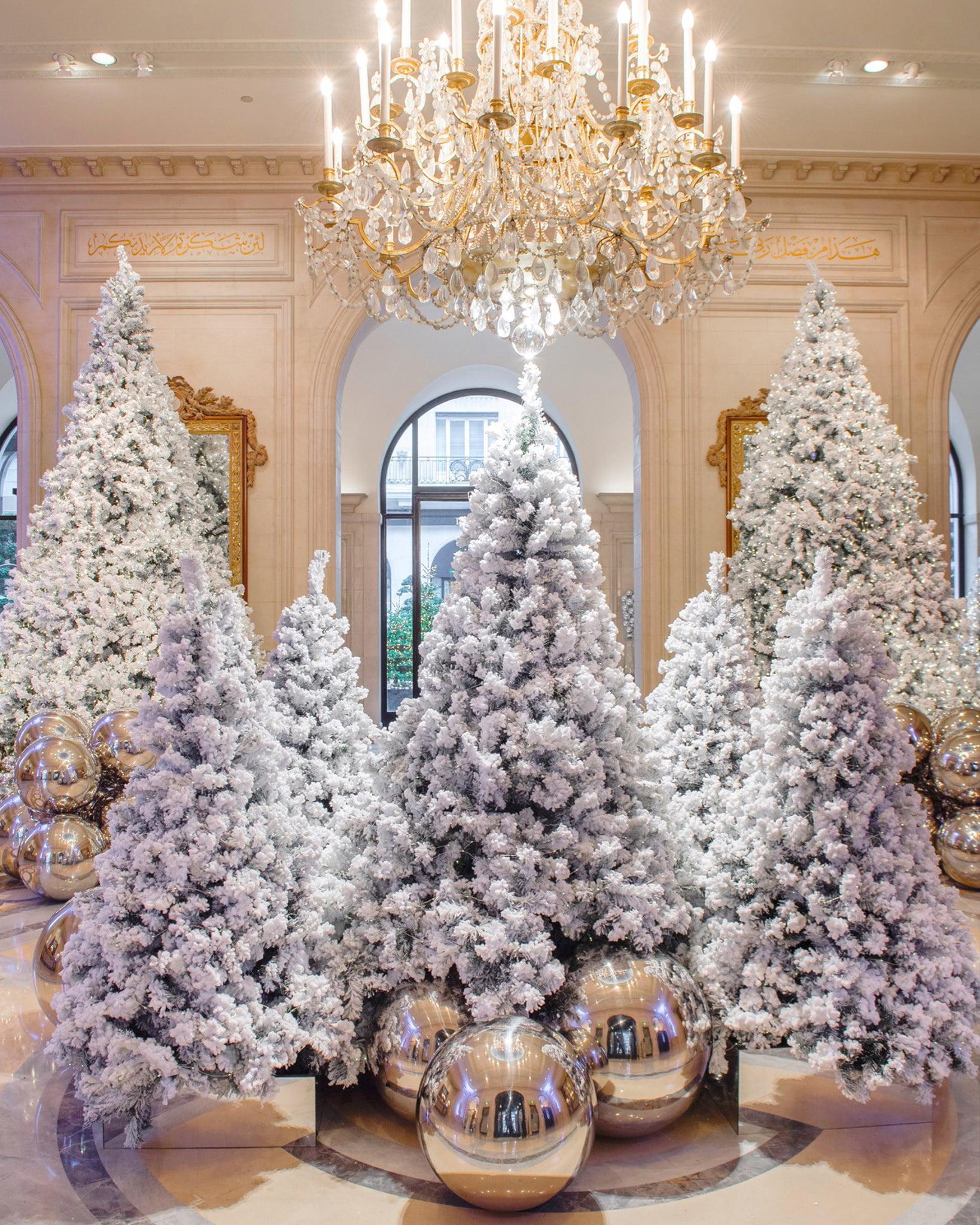 Perfect Holiday 7ft Snow Flocked Christmas Tree