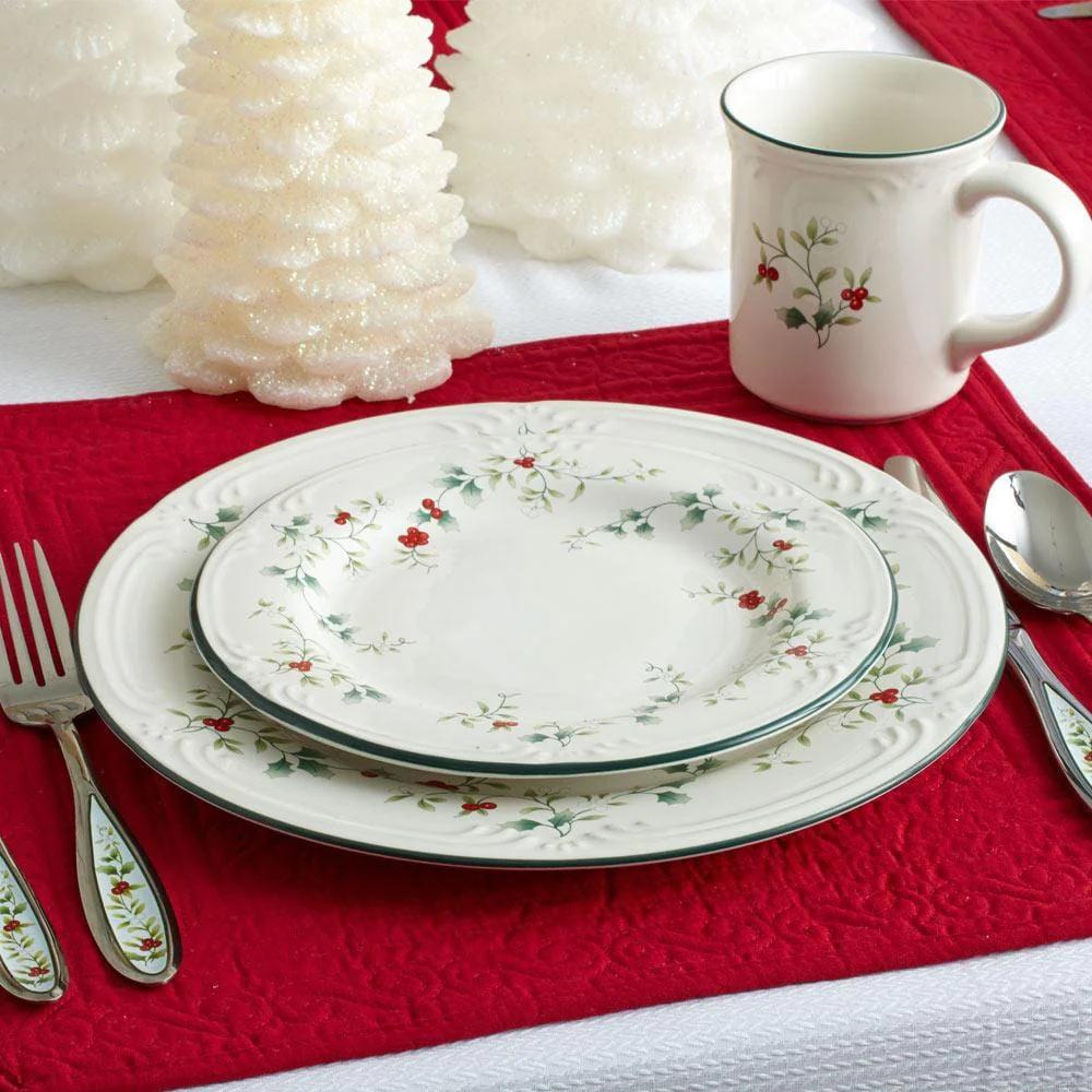 WinterberryDinner Plate