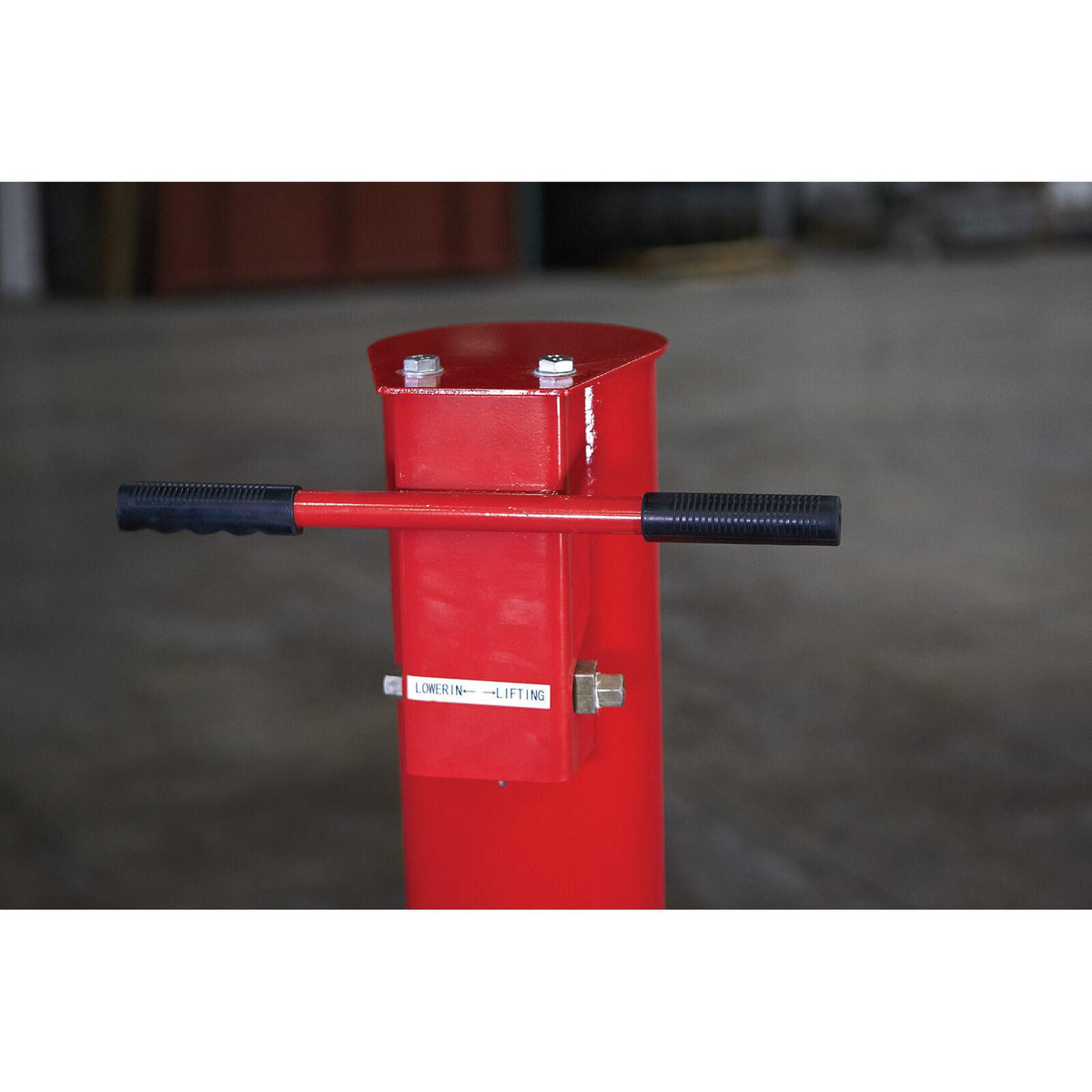 Strongway 1 1/4-Ton Air Bumper Jack