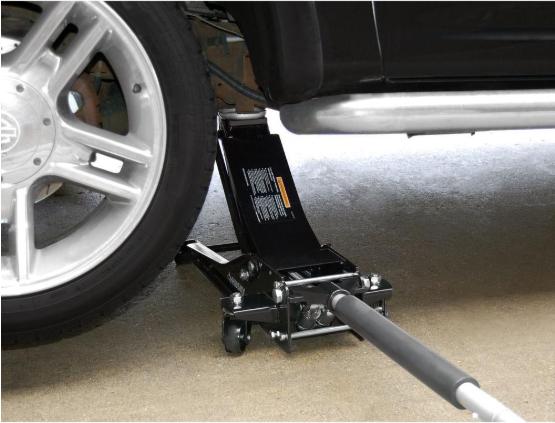 Low Profile Floor Jack w/ Speedy Lift 3-Ton Dual Pump  Rust Resistant
