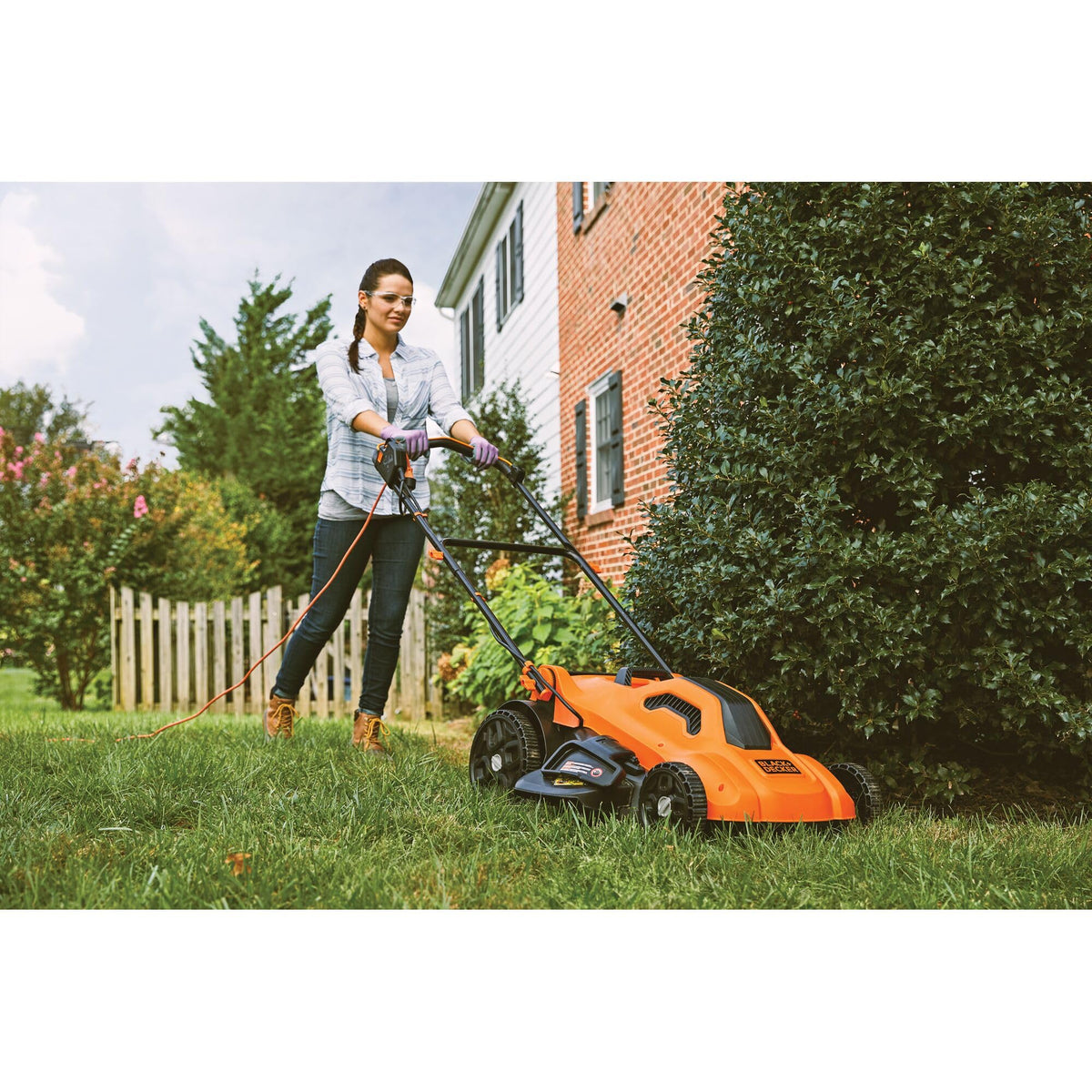 Electric Push Lawn Mower, Corded, 13 Amp, 20-Inch Cutting Deck, 6 Setting Height Adjustment, Compact Storage, Collection Bag (BEMW213)