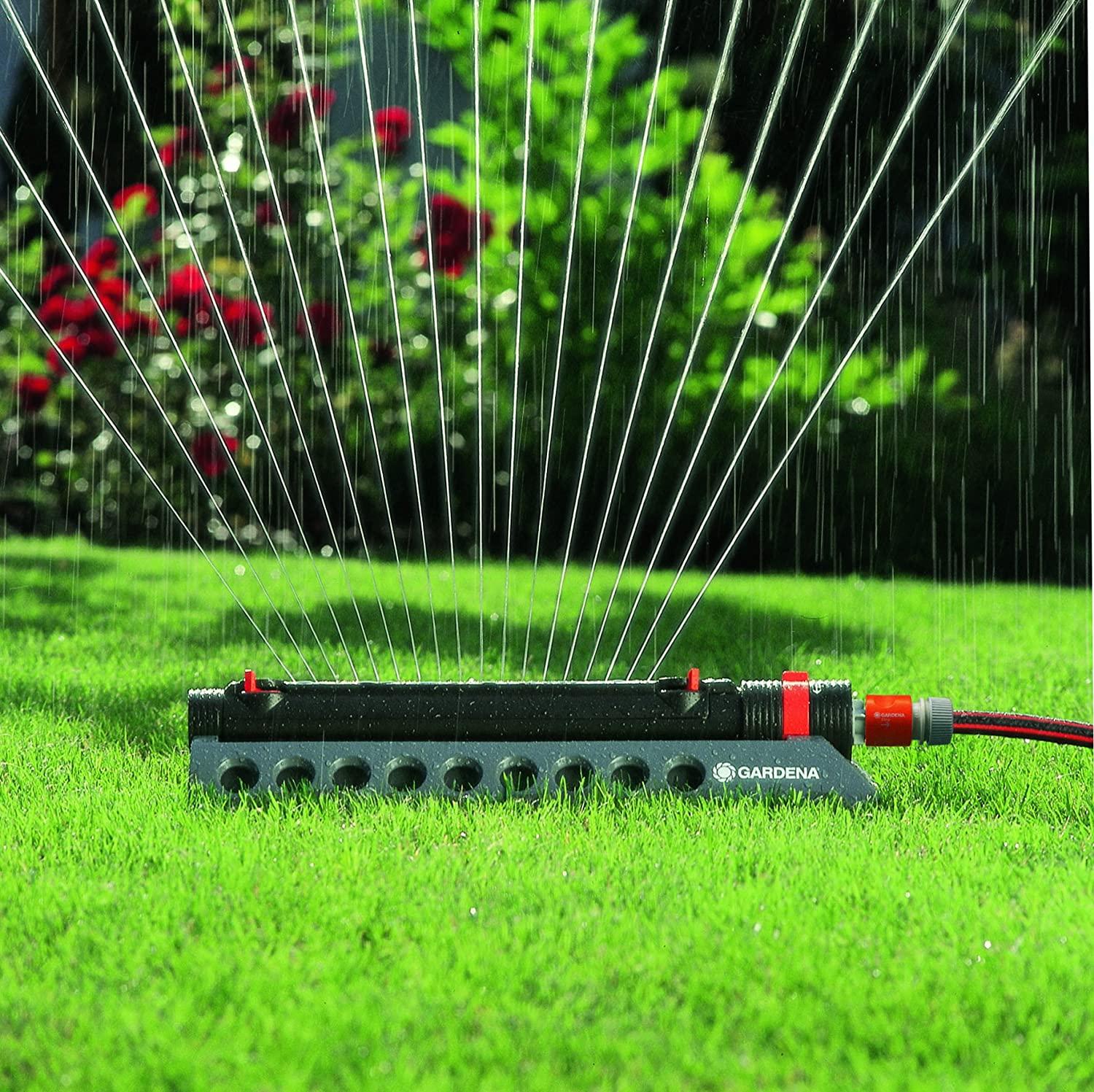 GARDENA 1975 Aquazoom 3900-Square Foot Oscillating Sprinkler with Fully Adjustable Width Control