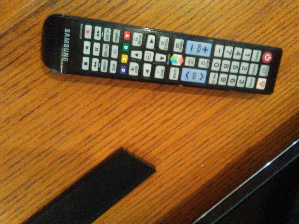 stunning samsung 55" smart tv excellent condition! entertainment center included