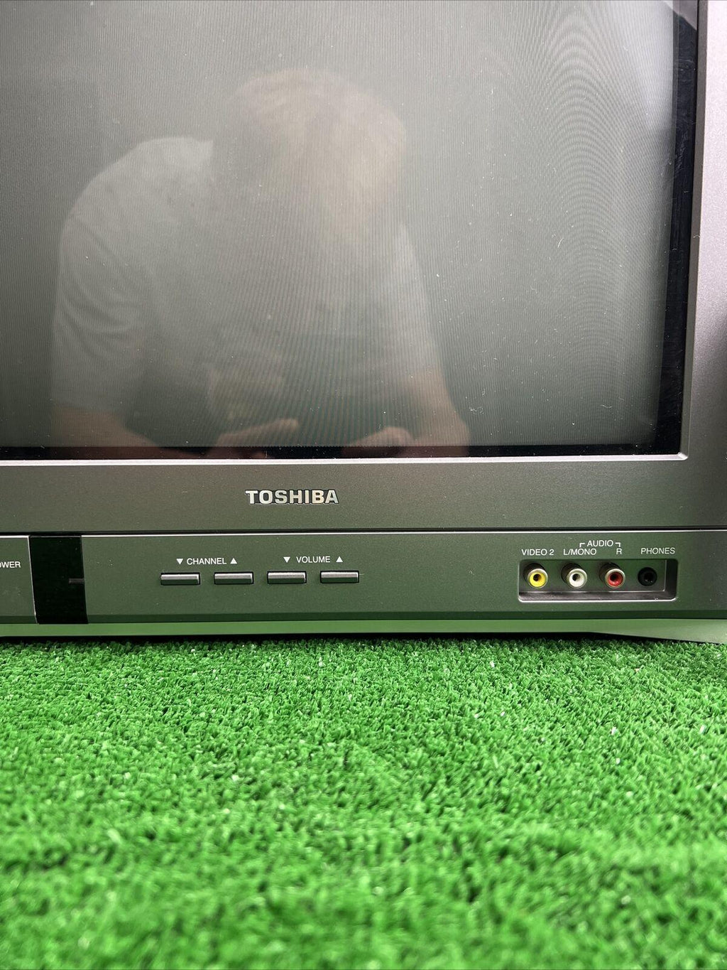 toshiba 14af46 14” crt tv for retro gaming component s-video/remote