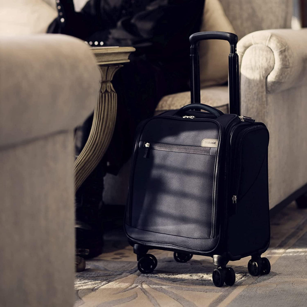 Carry On Underseat Luggage with Wheels &amp; USB Port, Wheeled Spinner Bag Carry-on Luggages for Airlines, Lightweight Suitcase Men Women, Pilots and Crew (14-Inch Plus)