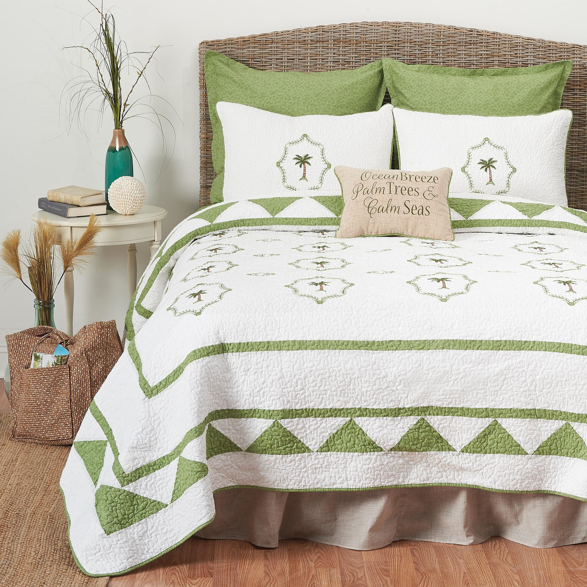 C&amp;F Home ique Embroidered Tropical Palm Tree Full/Queen Quilt Cotton Lightweight Coastal Beach Bedspread Coverlet