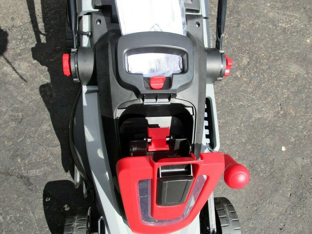 LM300 591082 Lawn Mower with 4.0 Ah Battery and C650 Charger