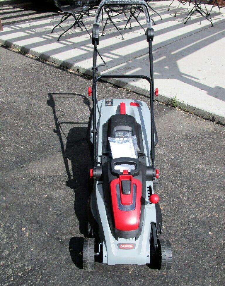 LM300 591082 Lawn Mower with 4.0 Ah Battery and C650 Charger