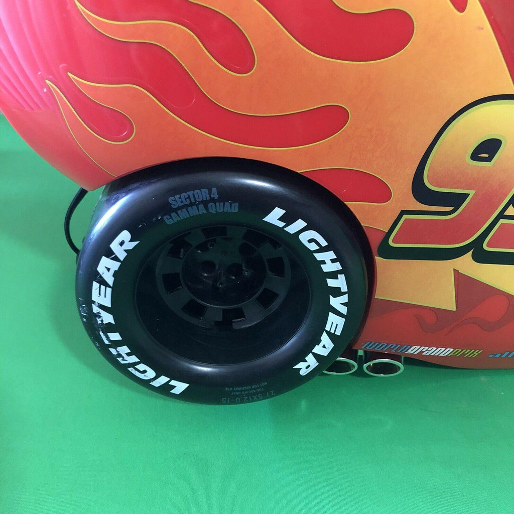 disney cars pixar 13'' tv lightning mcqueen world grand prix w/remote c1312atv