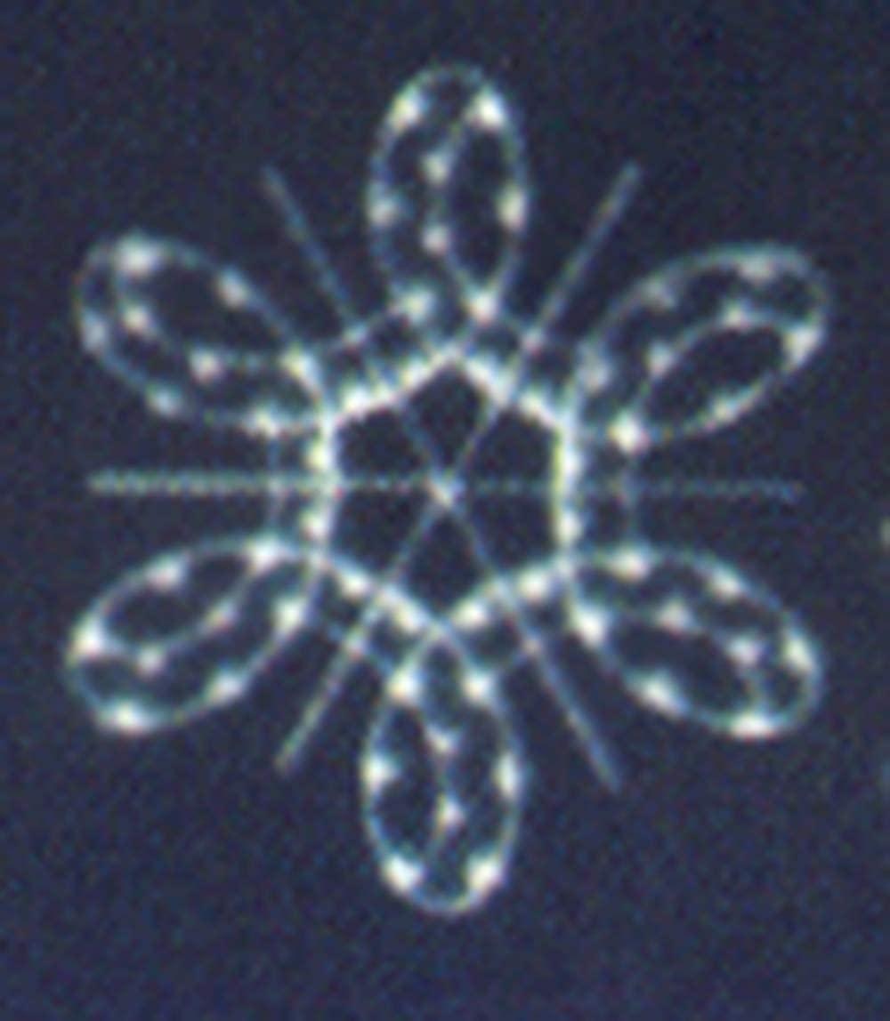 Queens of Christmas Loop Snowflake LED Ground Mount, 3', Warm White