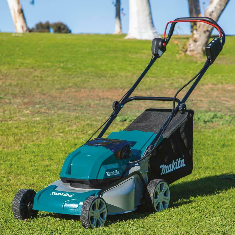 Makita Push Lawn Mower 18 in. 18V Brushless 4-Battery/Charger/Bag Kit Included