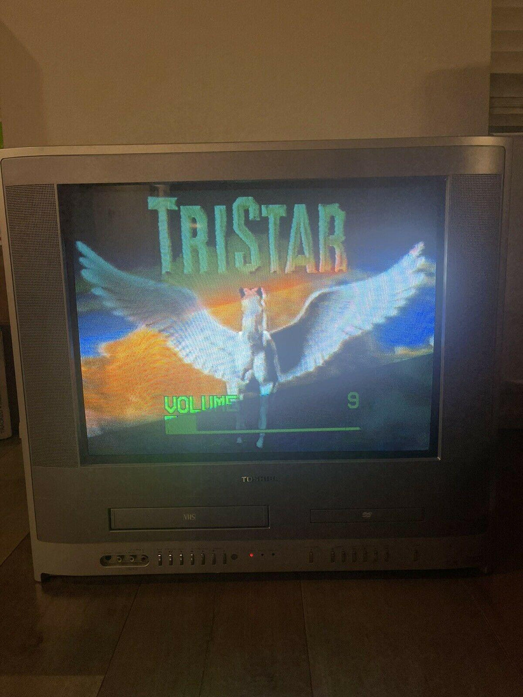 toshiba mw20fp3 20"stereo  tv/dvd/vcr/rec combo video gaming game retro *working