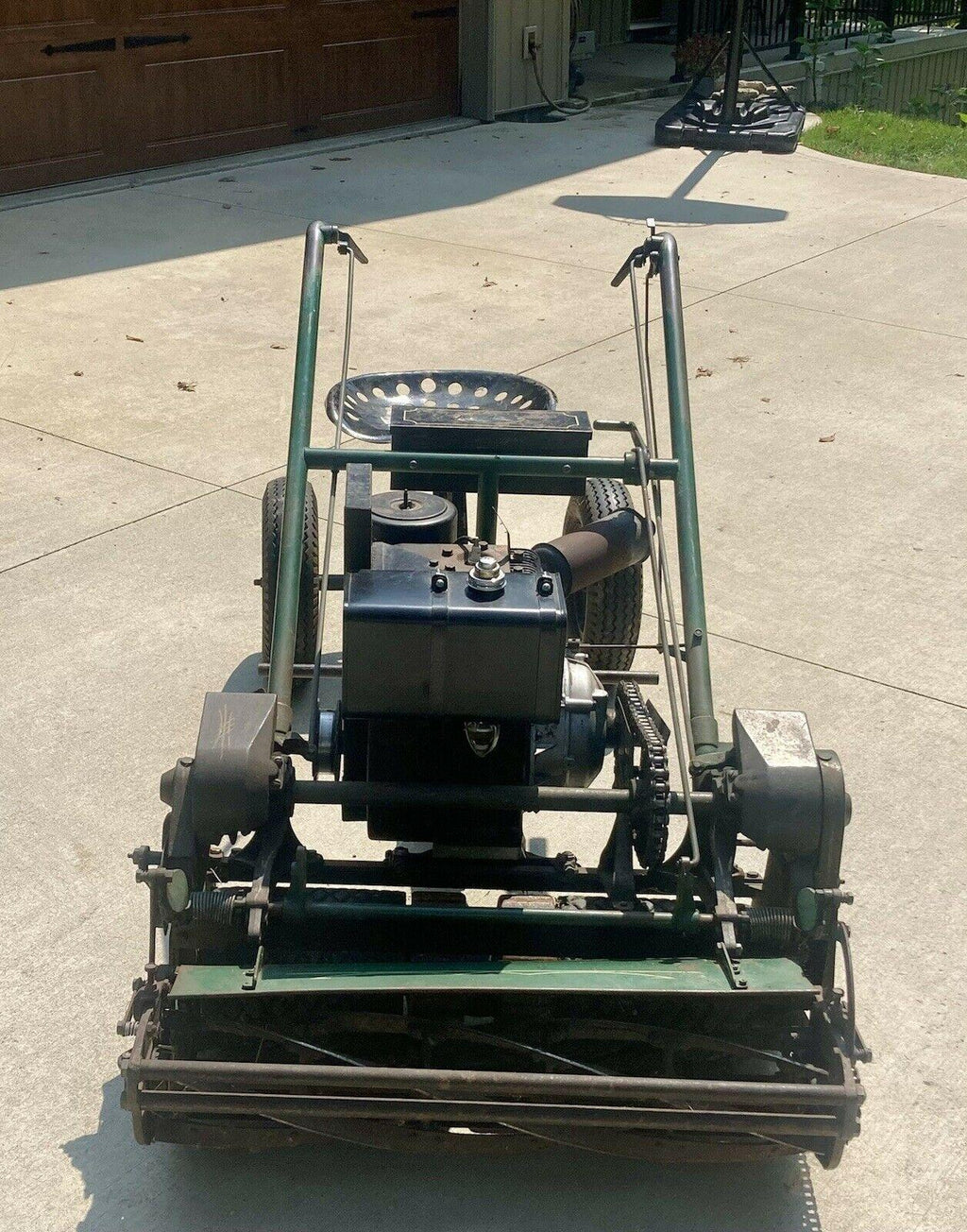 Locke Devere — A Reel Mower!